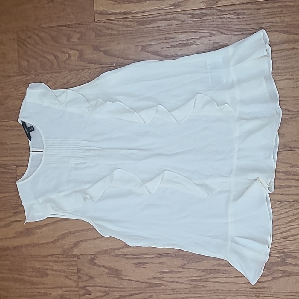 Banana republic slightly sheer ruffle top size Large